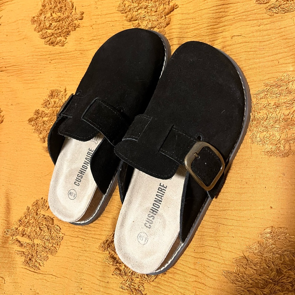 Cushionaire Clogs (size 8)